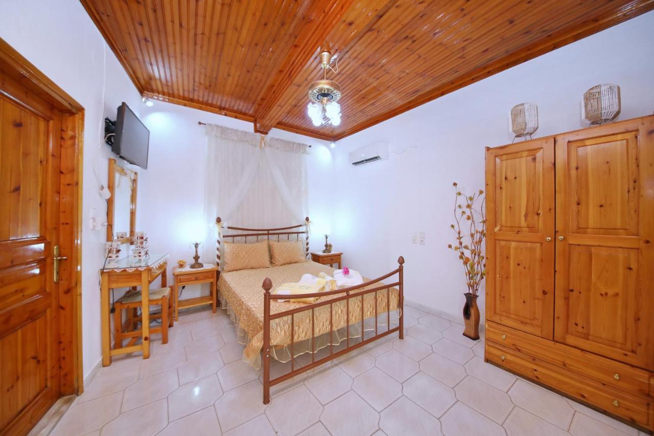 Vasia'S Small Villa Città di Skopelos Esterno foto