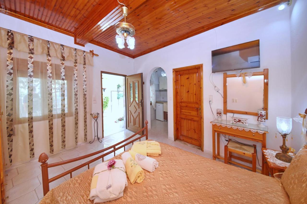 Vasia'S Small Villa Città di Skopelos Esterno foto